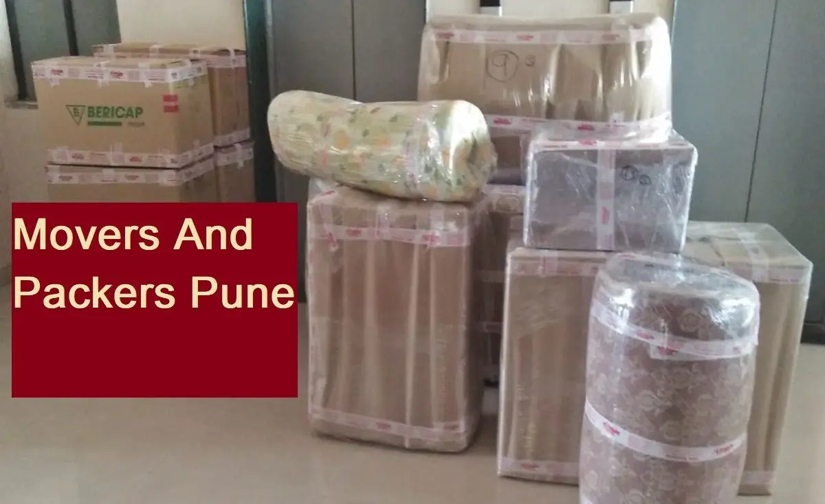 shifting expert packers and movers pune packaging box photo as banner